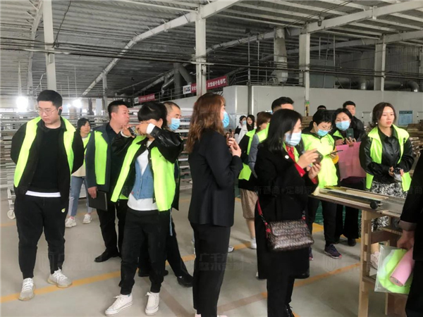 广千木门整木定制：广千商学院2104班圆满结束！