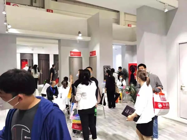 曼宝迪木门